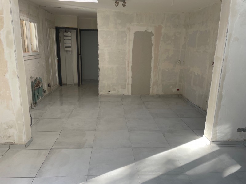 Rénovation d'un carrelage au sol à Cestas proche de Bordeaux en Gironde