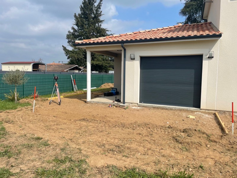 Terrasse Podensac : pose d'une dalle en béton pour terrasse proche Bordeaux