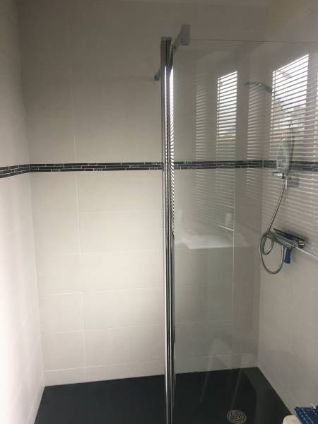 Remplacement carrelage avec rénovation complète de la salle de bain à Cestas proche de Bordeaux