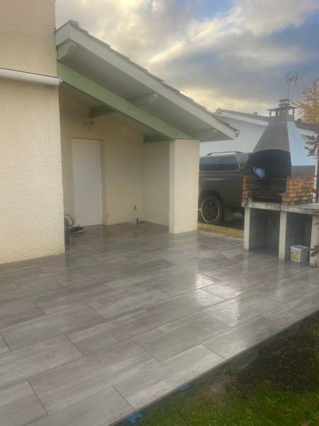 Entreprise spécialisée dans la pose de carrelage extérieur pour terrasses à Marcheprime, en Gironde.