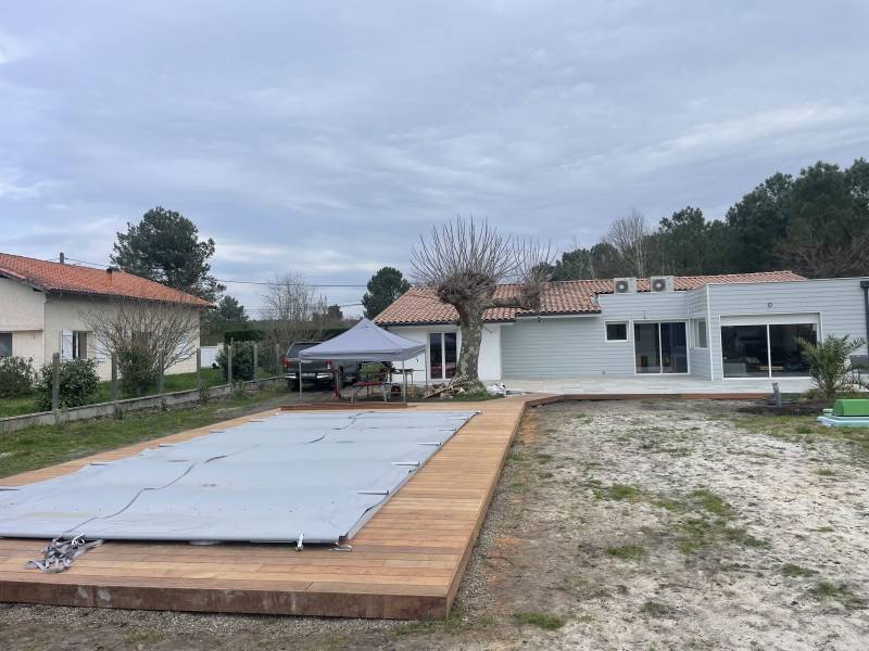 Artisan pour pose de terrasse en bois exotique IPE à Pessac près de Bordeaux