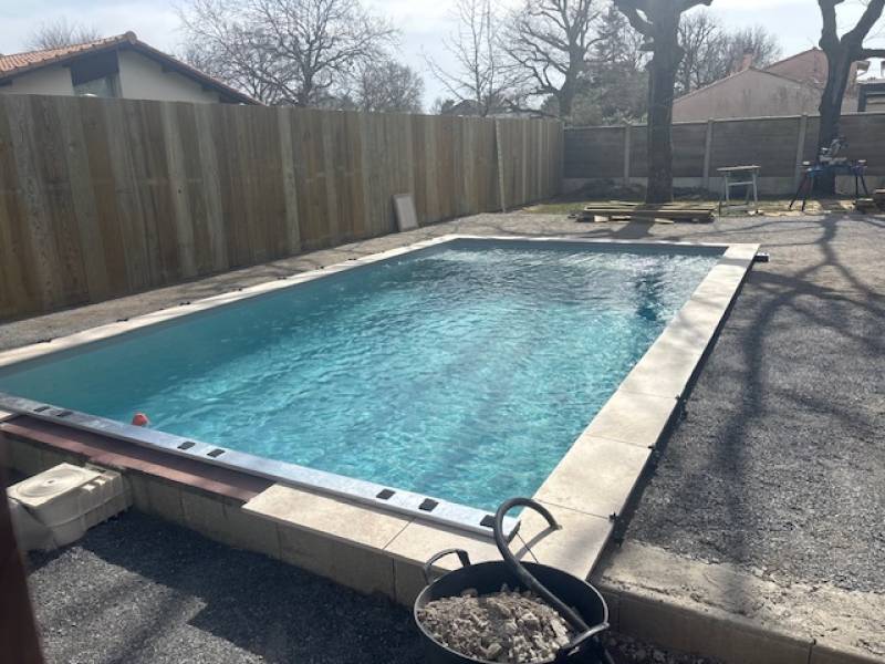 Pourquoi choisir le carrelage pour habiller l'espace autour de ma piscine ?