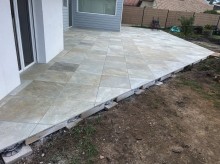Notre zone d'activité pour ce service Obtenir un devis gratuit pour effectuer des travaux de terrasse en bois avec finition anti-dérapante et protection contre intempéries
